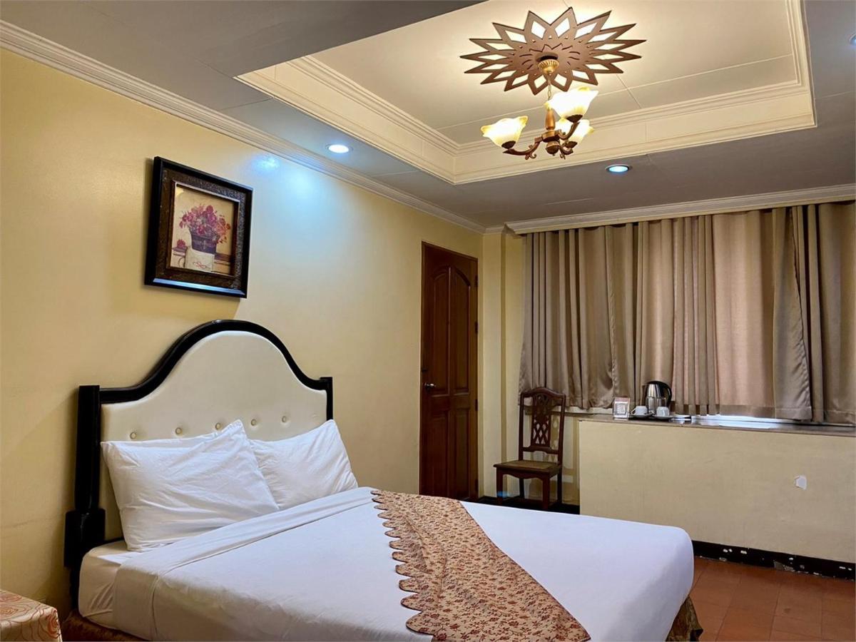 White Knight Hotel Intramuros Manila Exterior photo