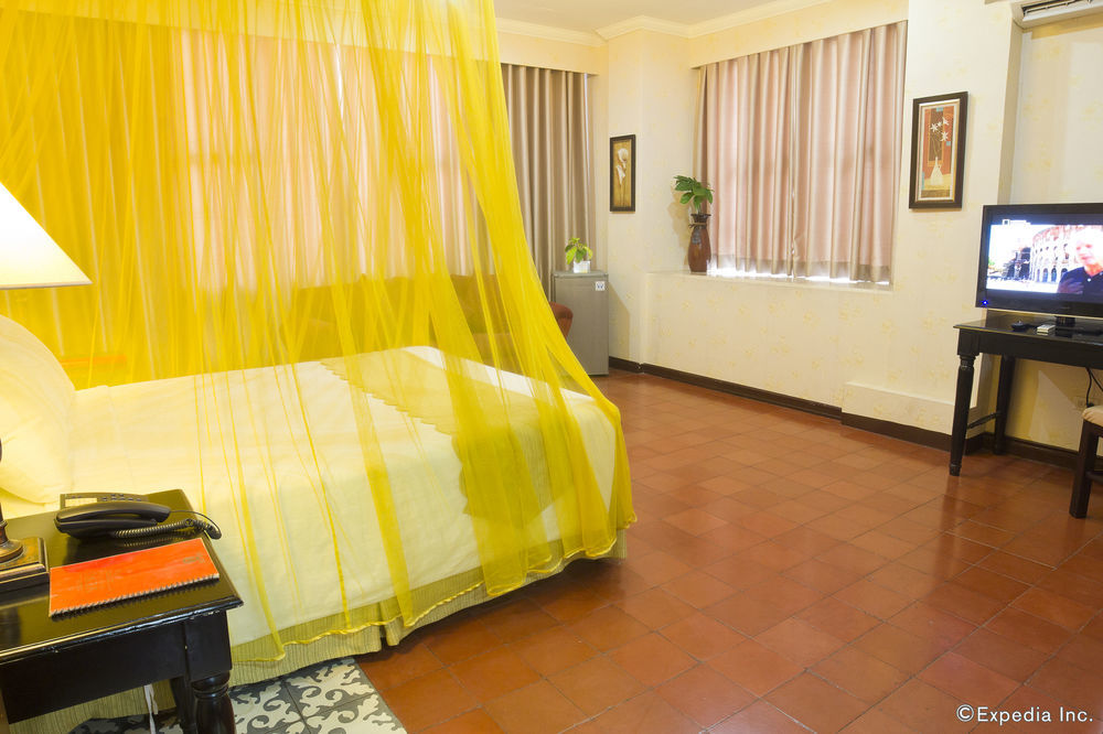 White Knight Hotel Intramuros Manila Exterior photo